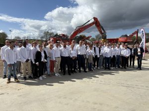 La fameuse photo de groupe avec les salariés de la société Hollinger